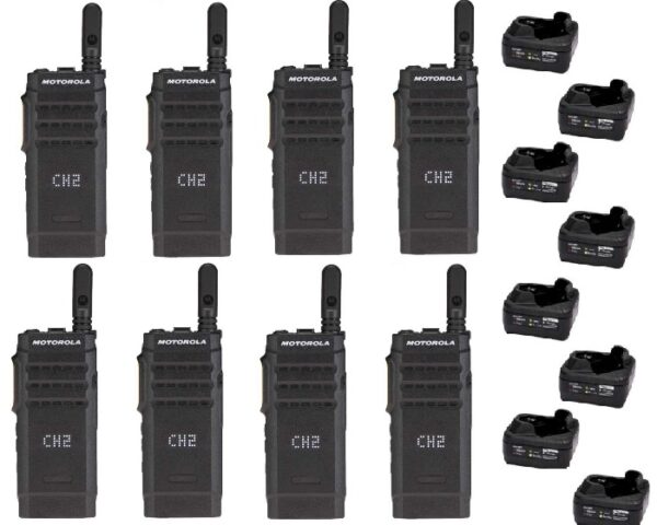 Set van 8 Motorola SL1600 UHF DMR 403-470 MHz portofoons met laadbakjes | SL1600